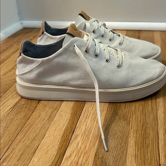 OluKai. Women’s white Sneakers - Picture 3 of 6
